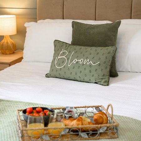Relax At Little Hawkcliffe Villa Steeton Bagian luar foto