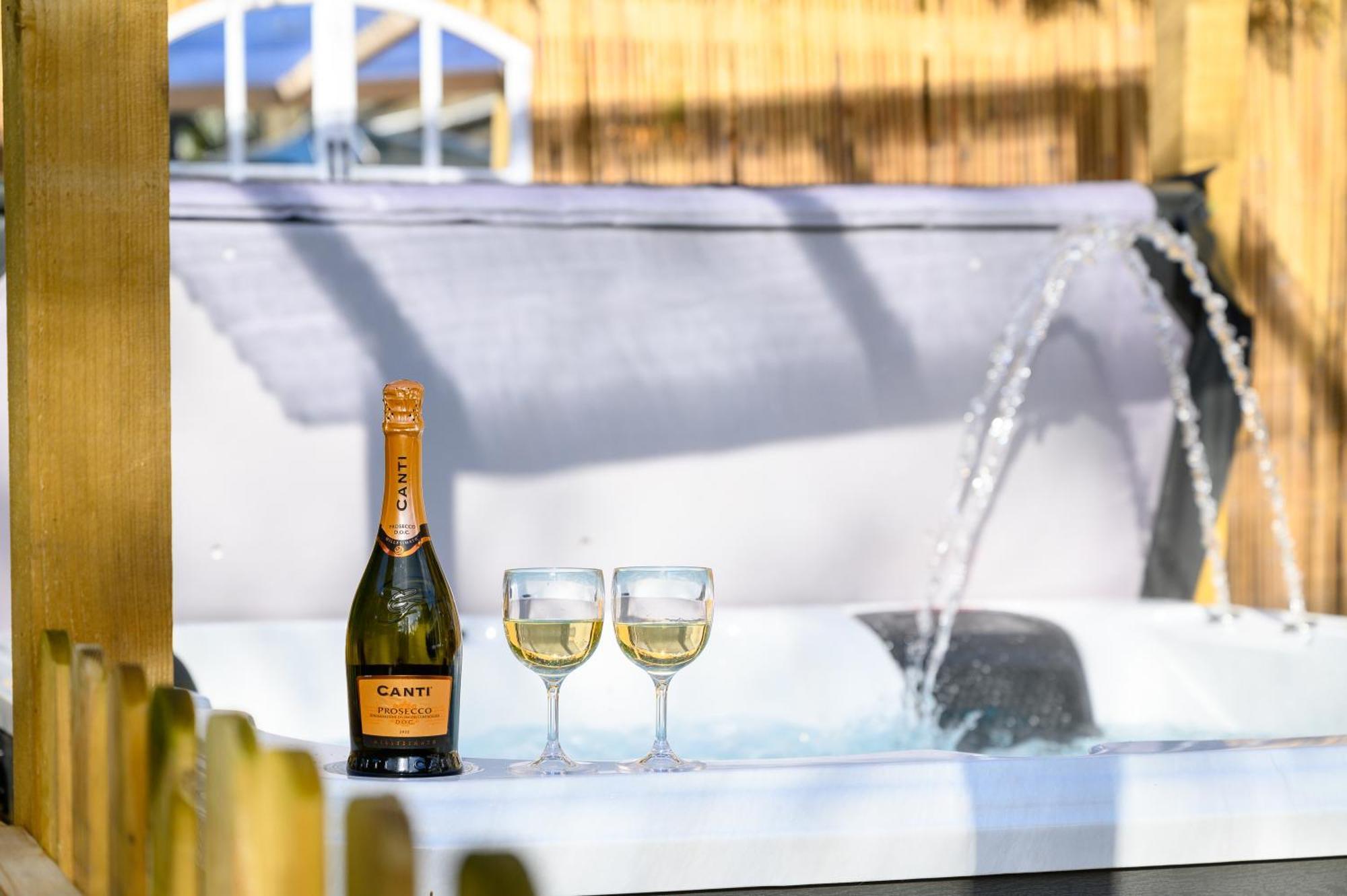 Relax At Little Hawkcliffe Villa Steeton Bagian luar foto