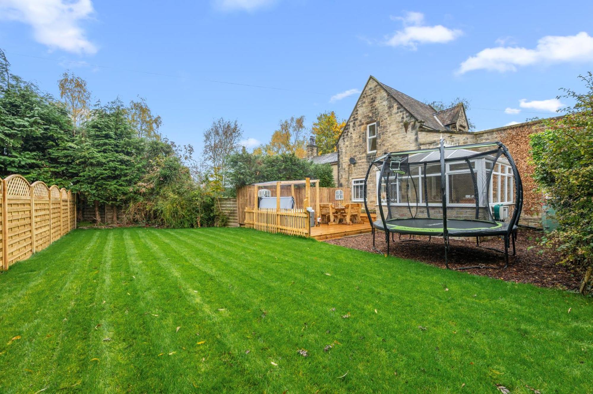 Relax At Little Hawkcliffe Villa Steeton Bagian luar foto