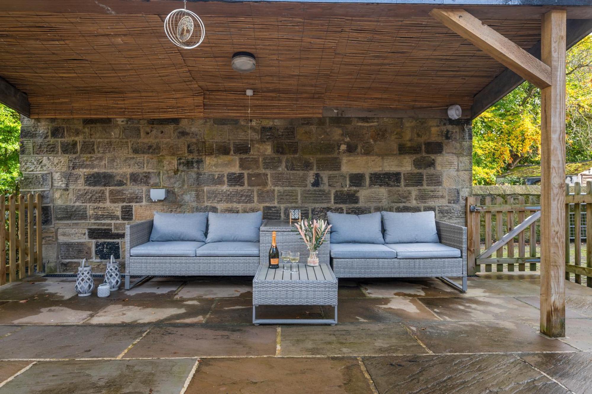 Relax At Little Hawkcliffe Villa Steeton Bagian luar foto